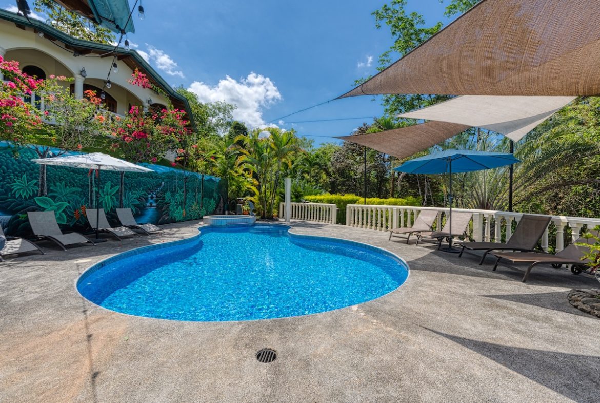 HOTEL PROPERTY WITH EIGHT BEDROOMS IN THE MOUNTAINS, IN TRES RIOS – 5.03 ACRES