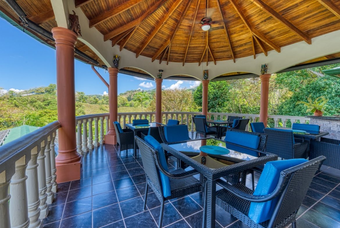 HOTEL PROPERTY WITH EIGHT BEDROOMS IN THE MOUNTAINS, IN TRES RIOS – 5.03 ACRES