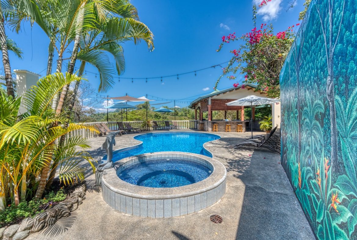 HOTEL PROPERTY WITH EIGHT BEDROOMS IN THE MOUNTAINS, IN TRES RIOS – 5.03 ACRES
