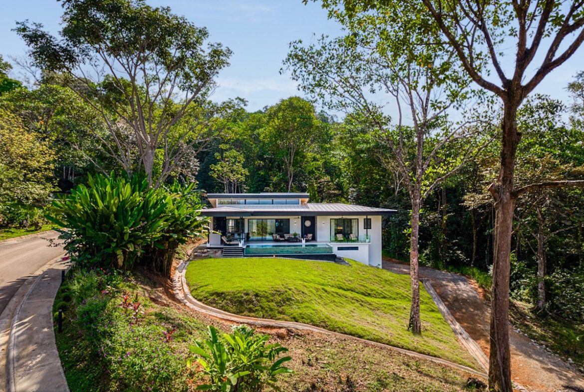 MOUNTAIN PROPERTY WITH THREE BEDROOM HOME, IN LA COLONIA – 1.2 ACRES, Uvita, Costa Rica — photo 3