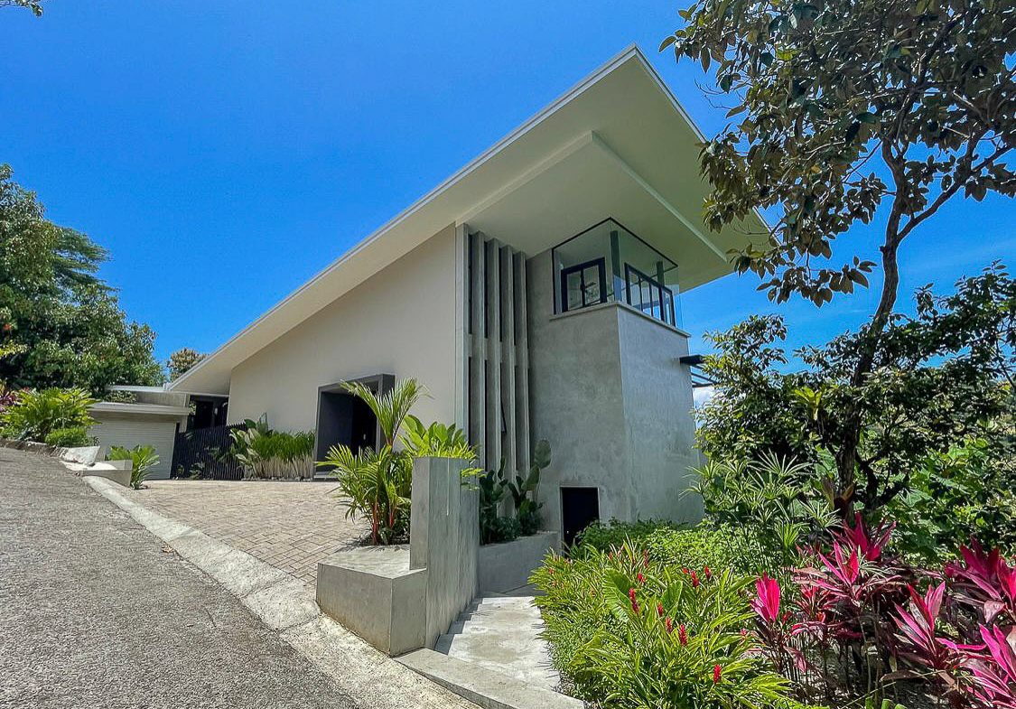 LUXURY PROPERTY WITH MOUNTAINS VIEWS, IN QUEPOS – 1.32 ACRES, Uvita, Costa Rica — photo 2