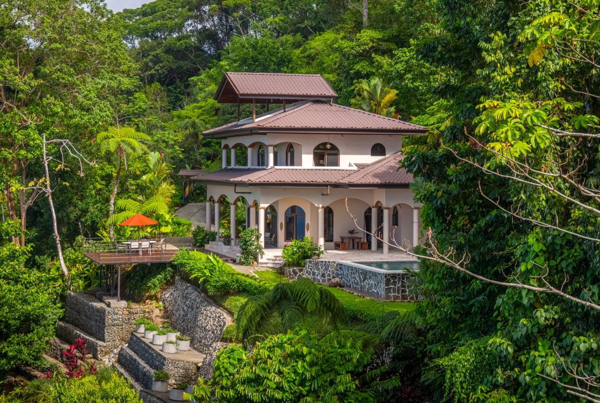 PROPERTY WITH AMAZING WHALE TAIL VIEW 3 BEDROOM HOME, IN UVITA – 1.58 ACRES, Uvita, Costa Rica — photo 2