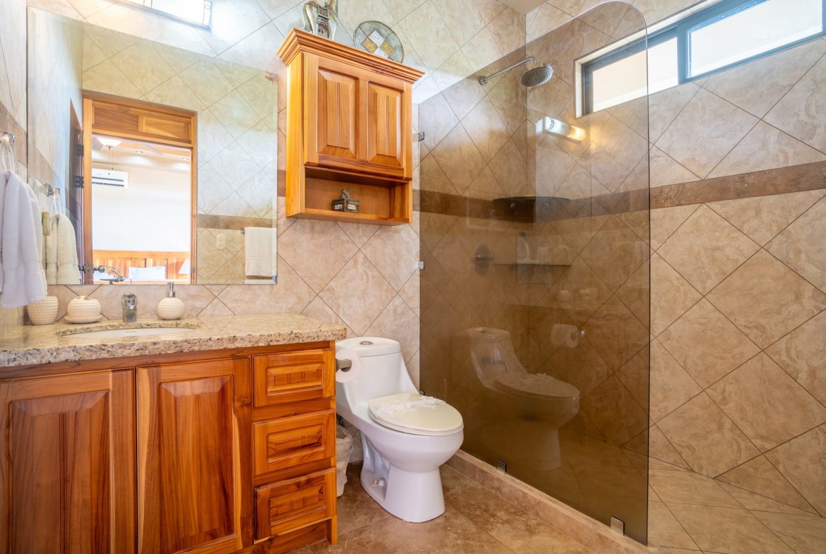 PROPERTY WITH TWO BEDROOM NEAR TO THE GOLF, IN SAN BUENAS – 30 ACRES