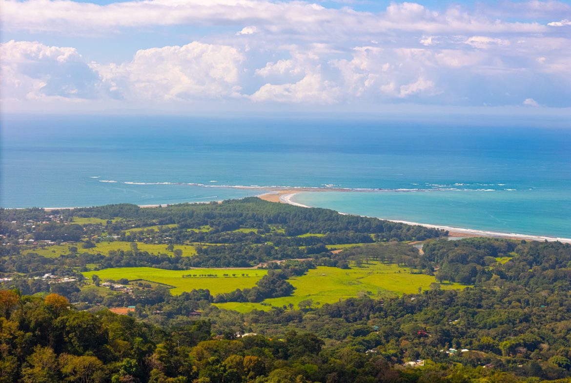 PROPERTY WITH AMAZING WHALE TAIL VIEW 3 BEDROOM HOME, IN UVITA – 1.58 ACRES