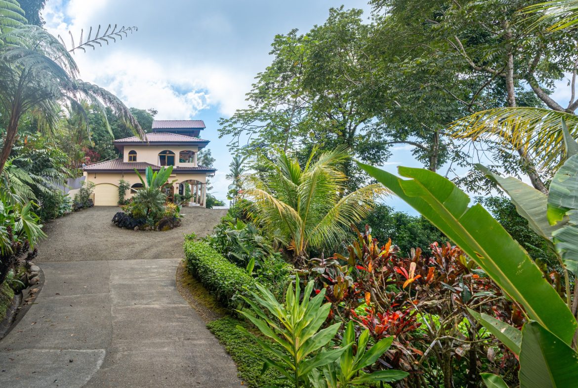 PROPERTY WITH AMAZING WHALE TAIL VIEW 3 BEDROOM HOME, IN UVITA – 1.58 ACRES, Uvita, Costa Rica — photo 6