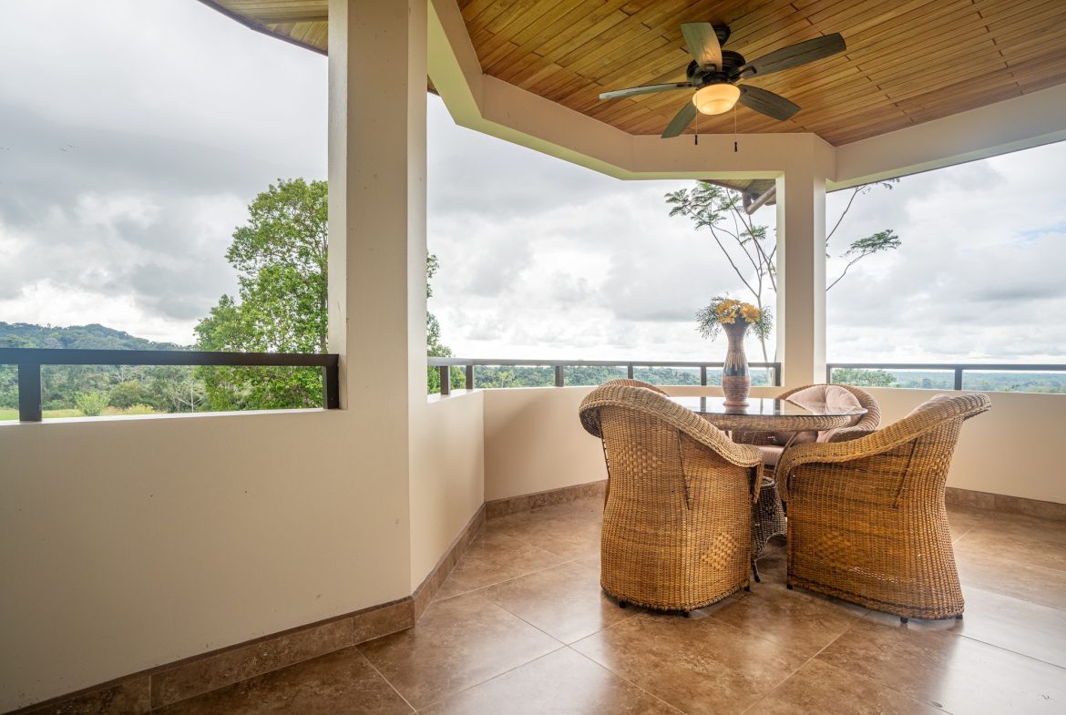 PROPERTY WITH TWO BEDROOM NEAR TO THE GOLF, IN SAN BUENAS – 30 ACRES