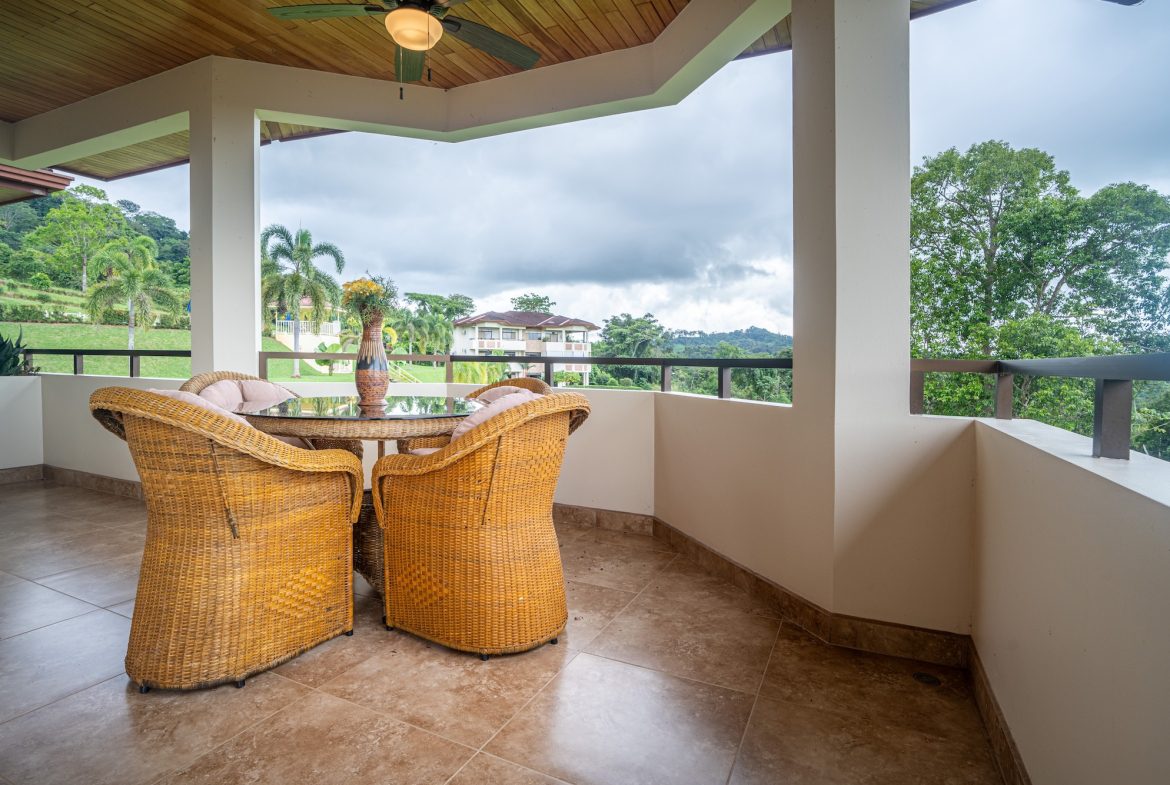 PROPERTY WITH TWO BEDROOM NEAR TO THE GOLF, IN SAN BUENAS – 30 ACRES