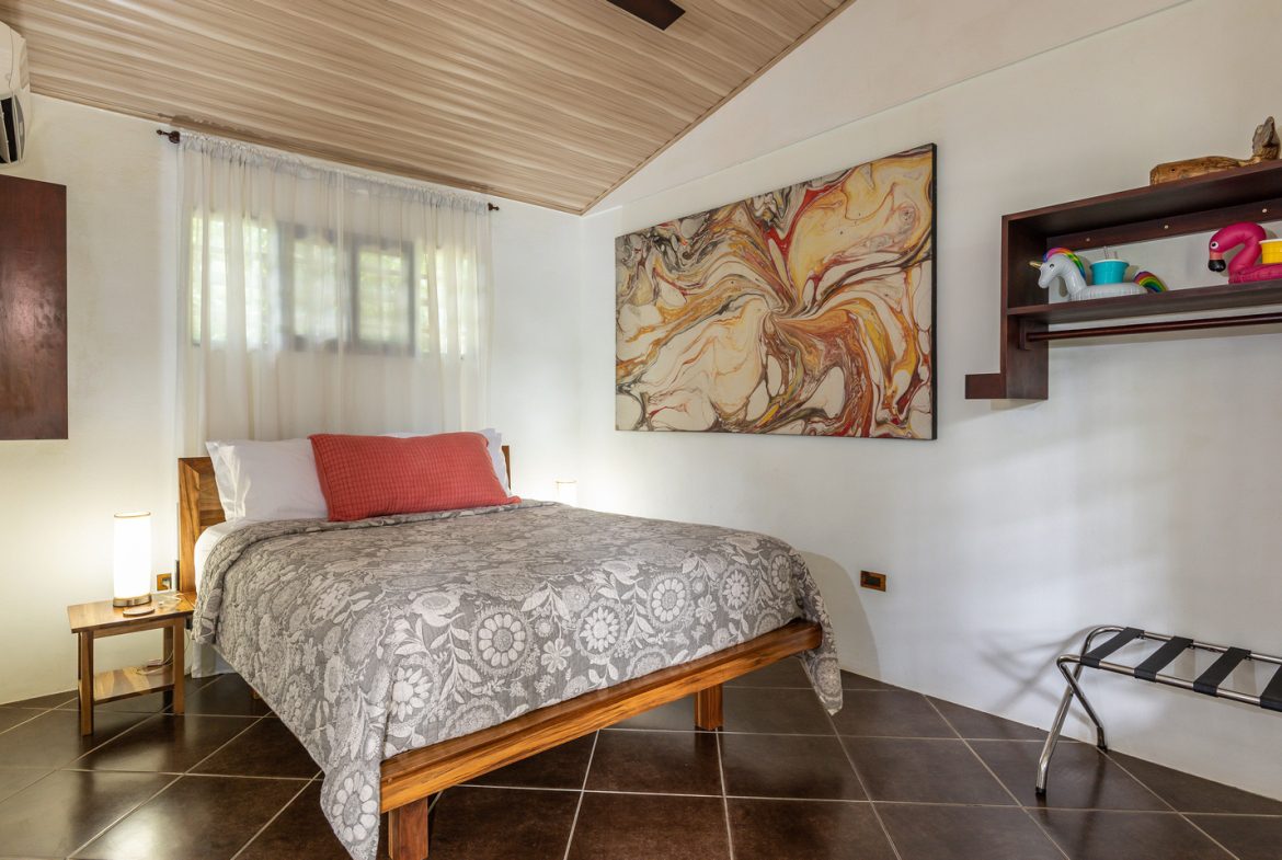 SUCCESSFUL BOUTIQUE HOTEL WITH OWNER’S HOME BY THE BEACH IN UVITA