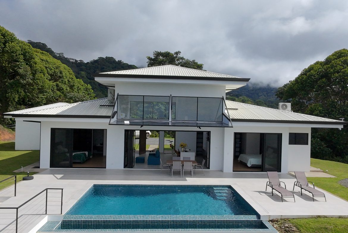 CASA VIOLINES MOUNTAIN PROPERTY WITH THREE BEDROOMS, IN TRES RIOS – 2.08 ACRES, Uvita, Costa Rica — photo 2