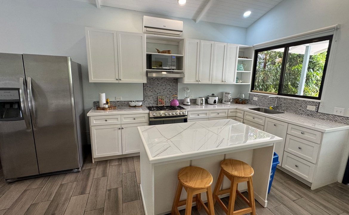 PROPERTY WITH TWO BEDROOM AND PUBLIC ROAD IN FRONT, IN BAHIA BALLENA – 0.06 ACRES, Uvita, Costa Rica — photo 7