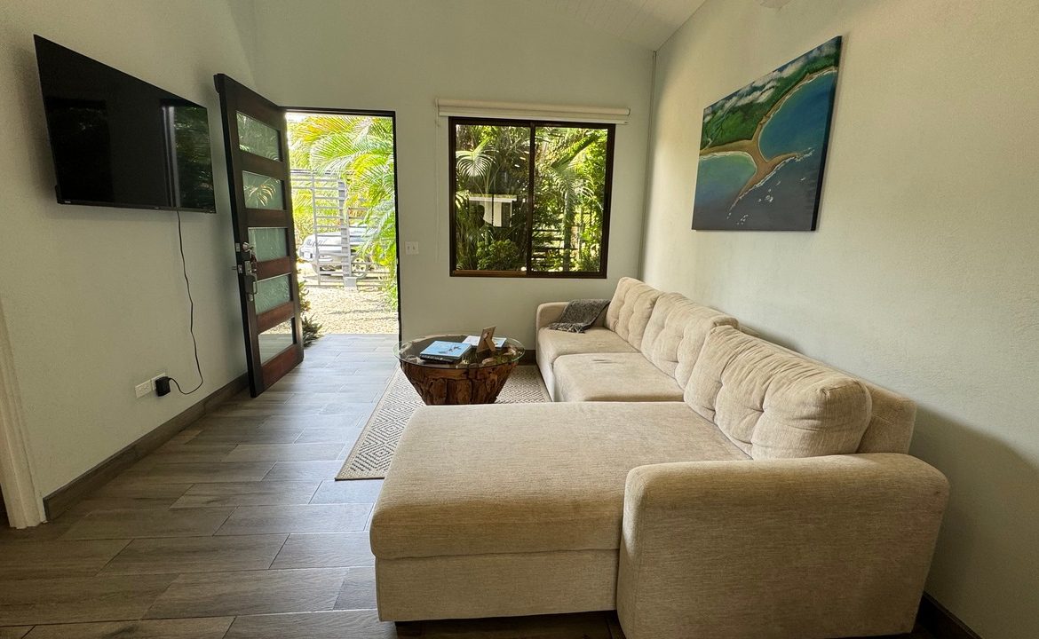 PROPERTY WITH TWO BEDROOM AND PUBLIC ROAD IN FRONT, IN BAHIA BALLENA – 0.06 ACRES, Uvita, Costa Rica — photo 4