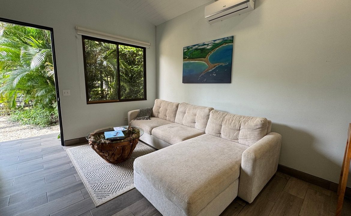 PROPERTY WITH TWO BEDROOM AND PUBLIC ROAD IN FRONT, IN BAHIA BALLENA – 0.06 ACRES, Uvita, Costa Rica — photo 3