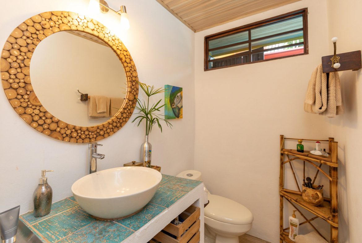 SUCCESSFUL BOUTIQUE HOTEL WITH OWNER’S HOME BY THE BEACH IN UVITA