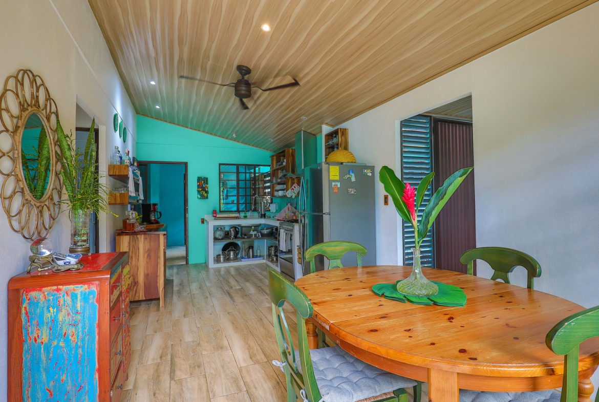 SUCCESSFUL BOUTIQUE HOTEL WITH OWNER’S HOME BY THE BEACH IN UVITA