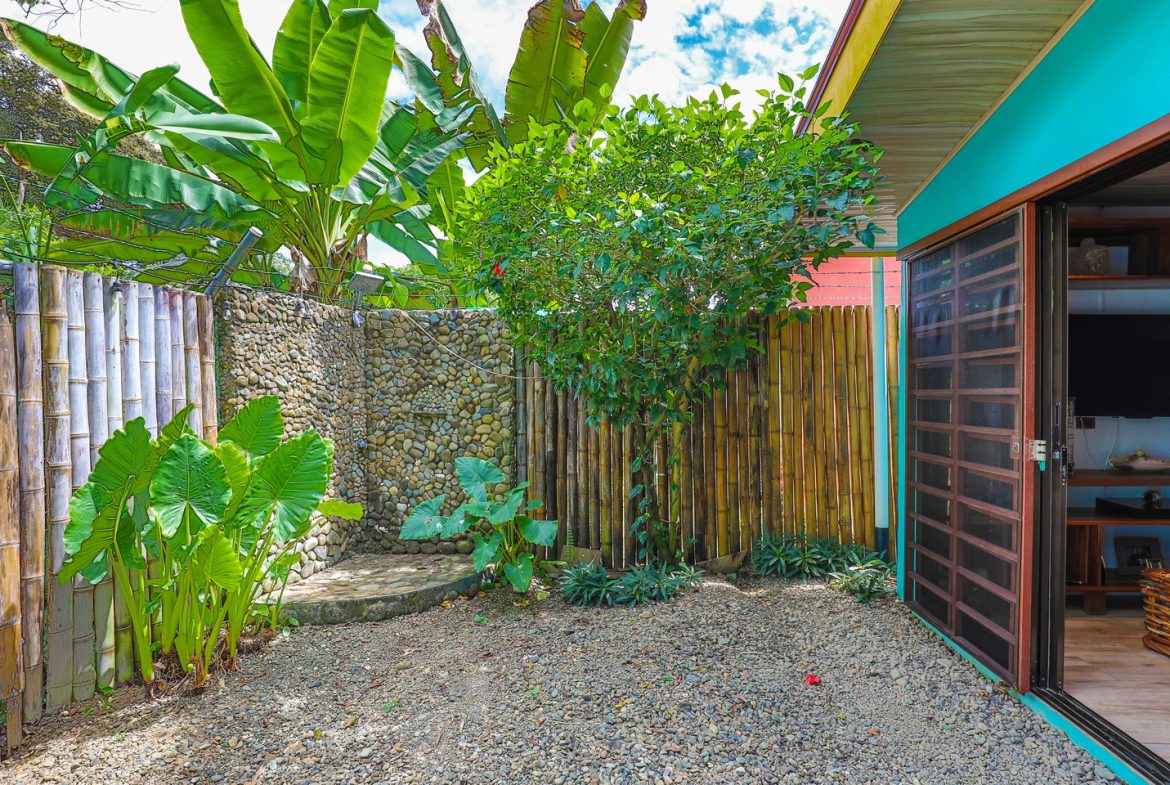 SUCCESSFUL BOUTIQUE HOTEL WITH OWNER’S HOME BY THE BEACH IN UVITA