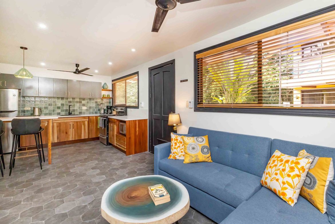 MONO TITI CONDOMINIUMS #7 | TWO BEDROOMS WITH JUNGLE VIEW, IN MANUEL ANTONIO – 0.012 ACRES