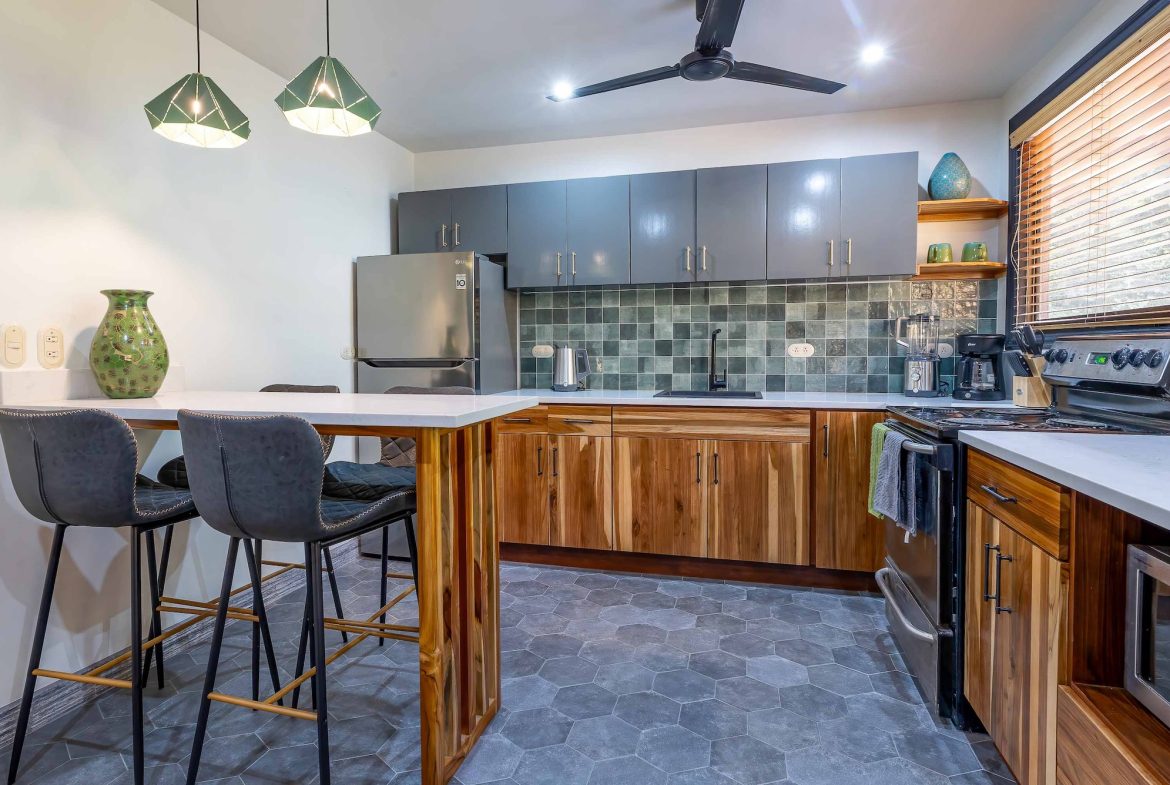 MONO TITI CONDOMINIUMS #7 | TWO BEDROOMS WITH JUNGLE VIEW, IN MANUEL ANTONIO – 0.012 ACRES