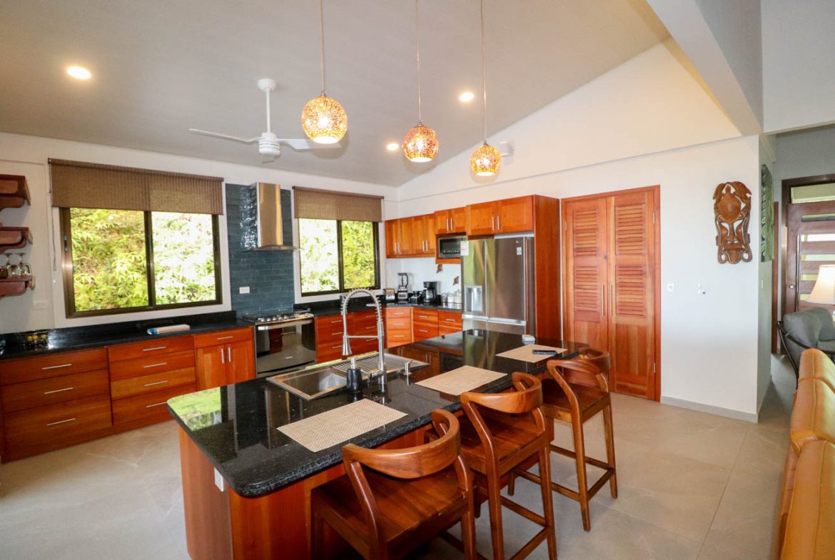 PROPERTY WITH TWO BEDROOMS WITH PANORAMIC VIEWS OF THE MOUNTAINS, IN OJOCHAL – 1.48 ACRES