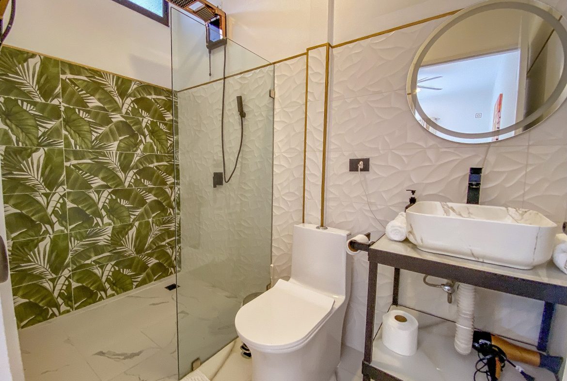 PROPERTY WITH PUBLIC ROAD IN FRONT WITH THREE BEDROOMS AND, IN UVITA – 0.05 ACRES