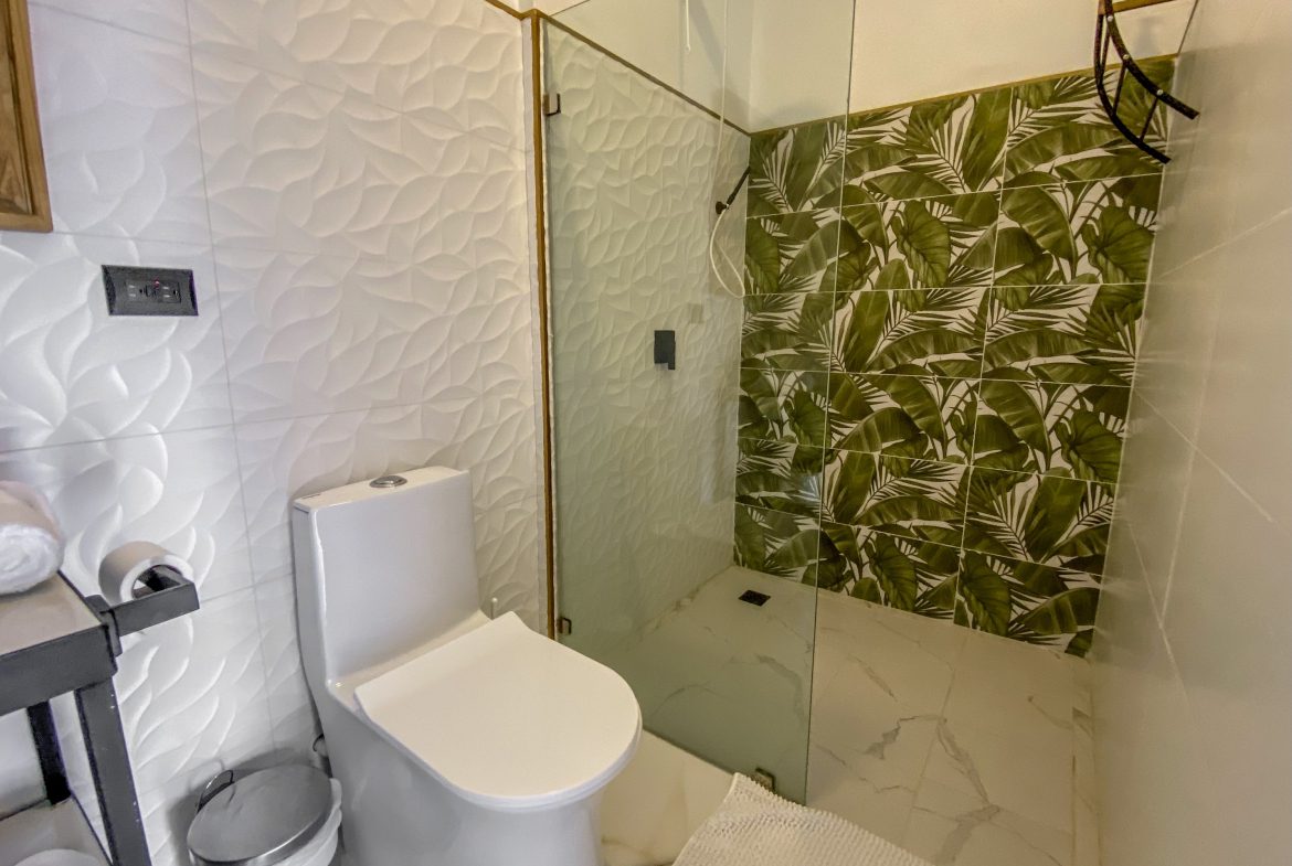 PROPERTY WITH PUBLIC ROAD IN FRONT WITH THREE BEDROOMS AND, IN UVITA – 0.05 ACRES