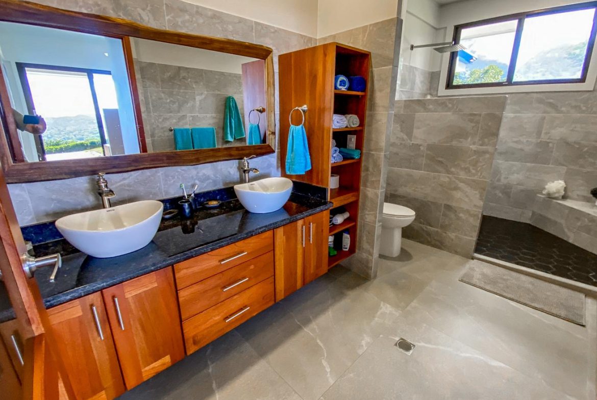 PROPERTY WITH TWO BEDROOMS WITH PANORAMIC VIEWS OF THE MOUNTAINS, IN OJOCHAL – 1.48 ACRES