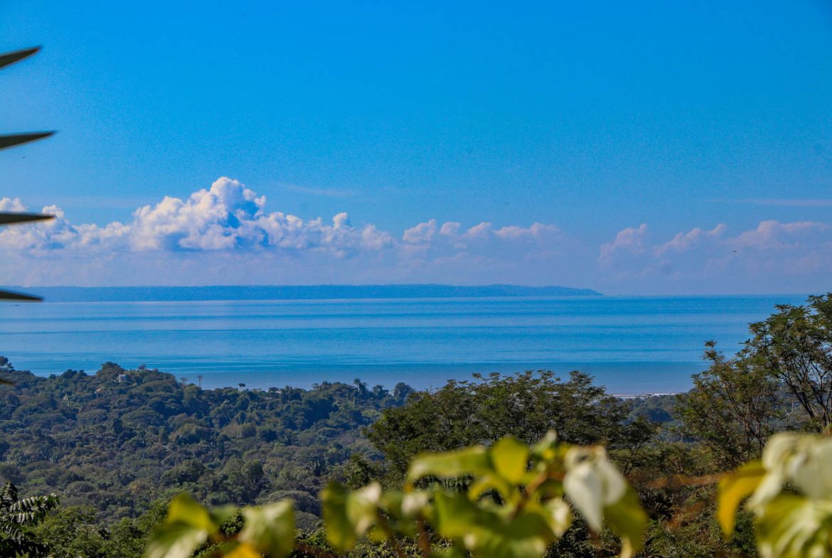 PROPERTY WITH TWO BEDROOMS WITH PANORAMIC VIEWS OF THE MOUNTAINS, IN OJOCHAL – 1.48 ACRES