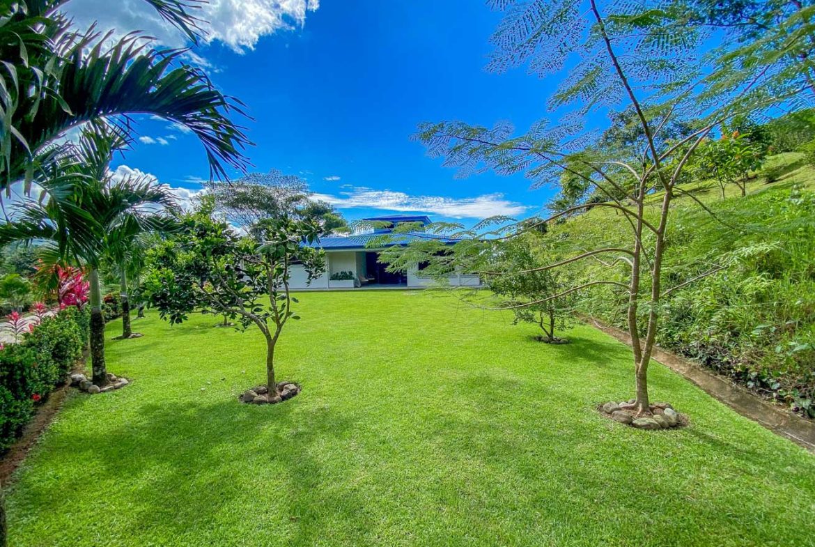 PROPERTY WITH TWO BEDROOMS WITH PANORAMIC VIEWS OF THE MOUNTAINS, IN OJOCHAL – 1.48 ACRES