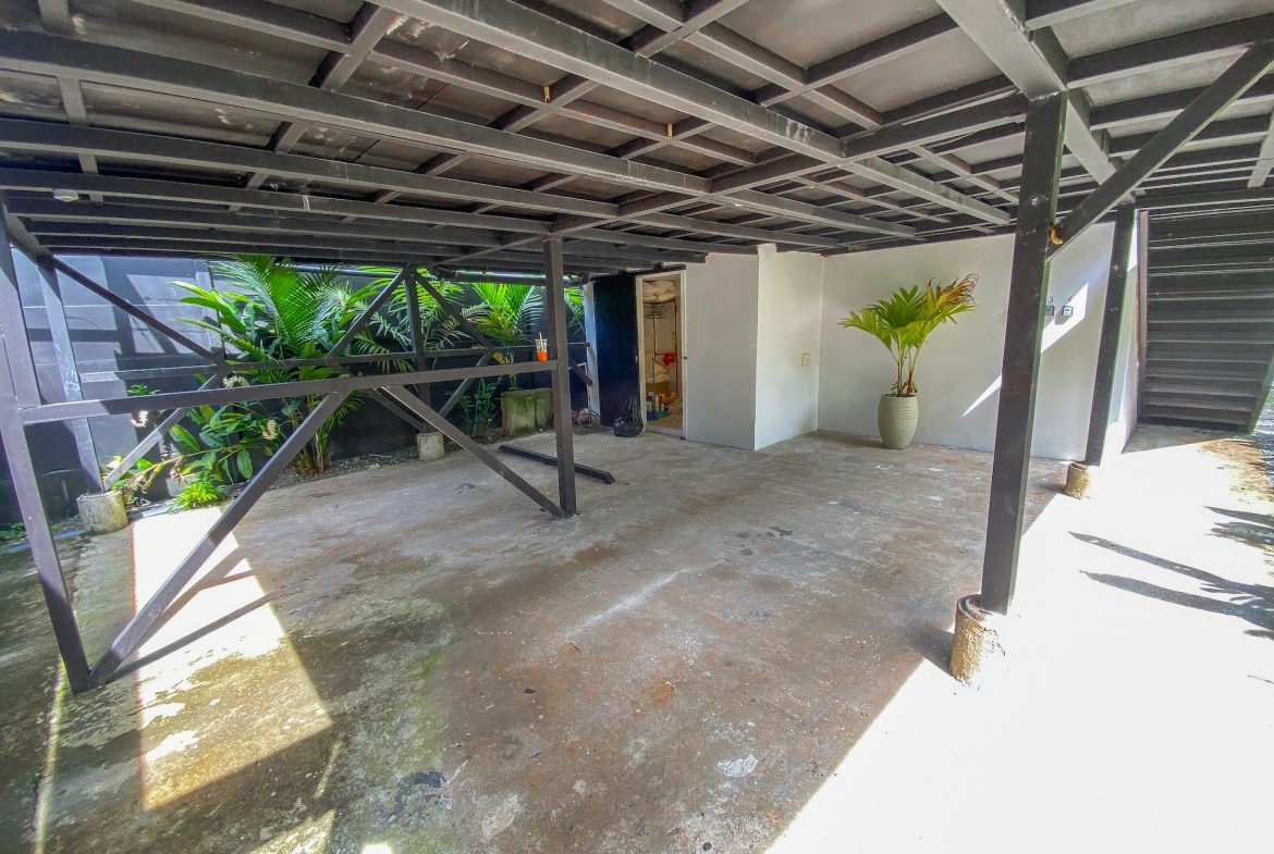 PROPERTY WITH PUBLIC ROAD IN FRONT WITH THREE BEDROOMS AND, IN UVITA – 0.05 ACRES, Uvita, Costa Rica — photo 5