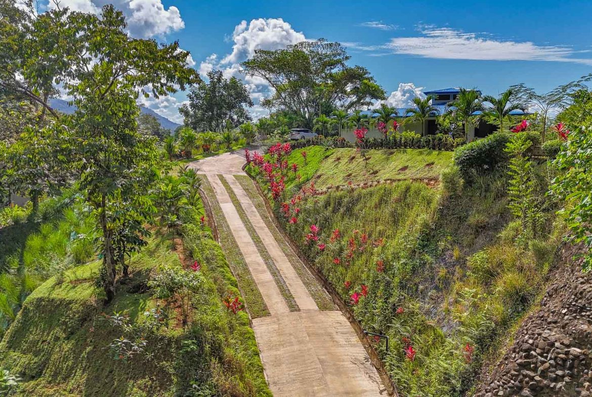 PROPERTY WITH TWO BEDROOMS WITH PANORAMIC VIEWS OF THE MOUNTAINS, IN OJOCHAL – 1.48 ACRES