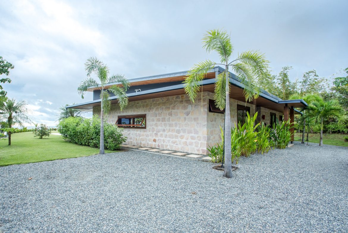 PROPERTY WITH THREE BEDROOM AND PANORAMIC VIEWS OF THE OCEAN, IN OJOCHAL – 0.54 ACRES, Uvita, Costa Rica — photo 3