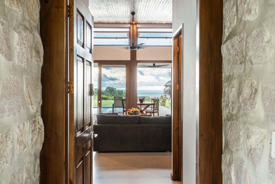 PROPERTY WITH THREE BEDROOM AND PANORAMIC VIEWS OF THE OCEAN, IN OJOCHAL – 0.54 ACRES, Uvita, Costa Rica — photo 5