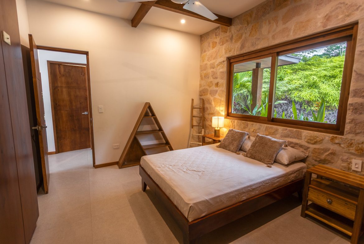 PROPERTY WITH THREE BEDROOM AND PANORAMIC VIEWS OF THE OCEAN, IN OJOCHAL – 0.54 ACRES