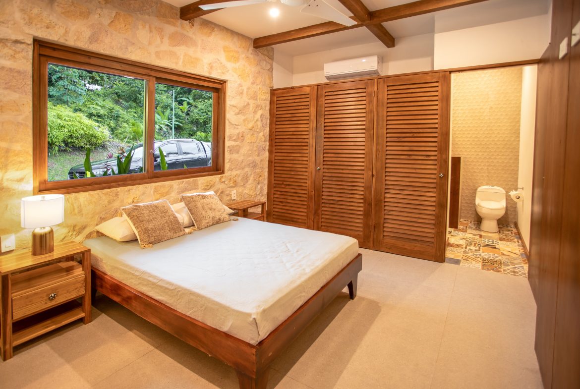 PROPERTY WITH THREE BEDROOM AND PANORAMIC VIEWS OF THE OCEAN, IN OJOCHAL – 0.54 ACRES