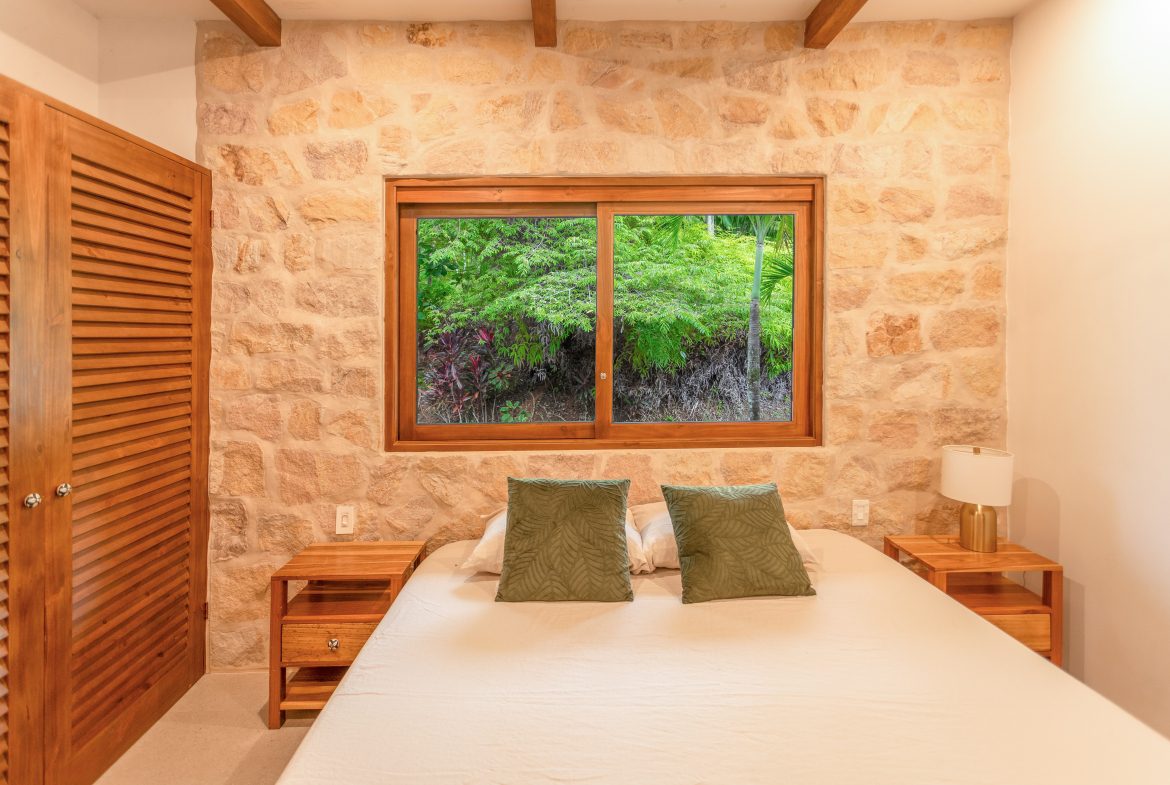 PROPERTY WITH THREE BEDROOM AND PANORAMIC VIEWS OF THE OCEAN, IN OJOCHAL – 0.54 ACRES