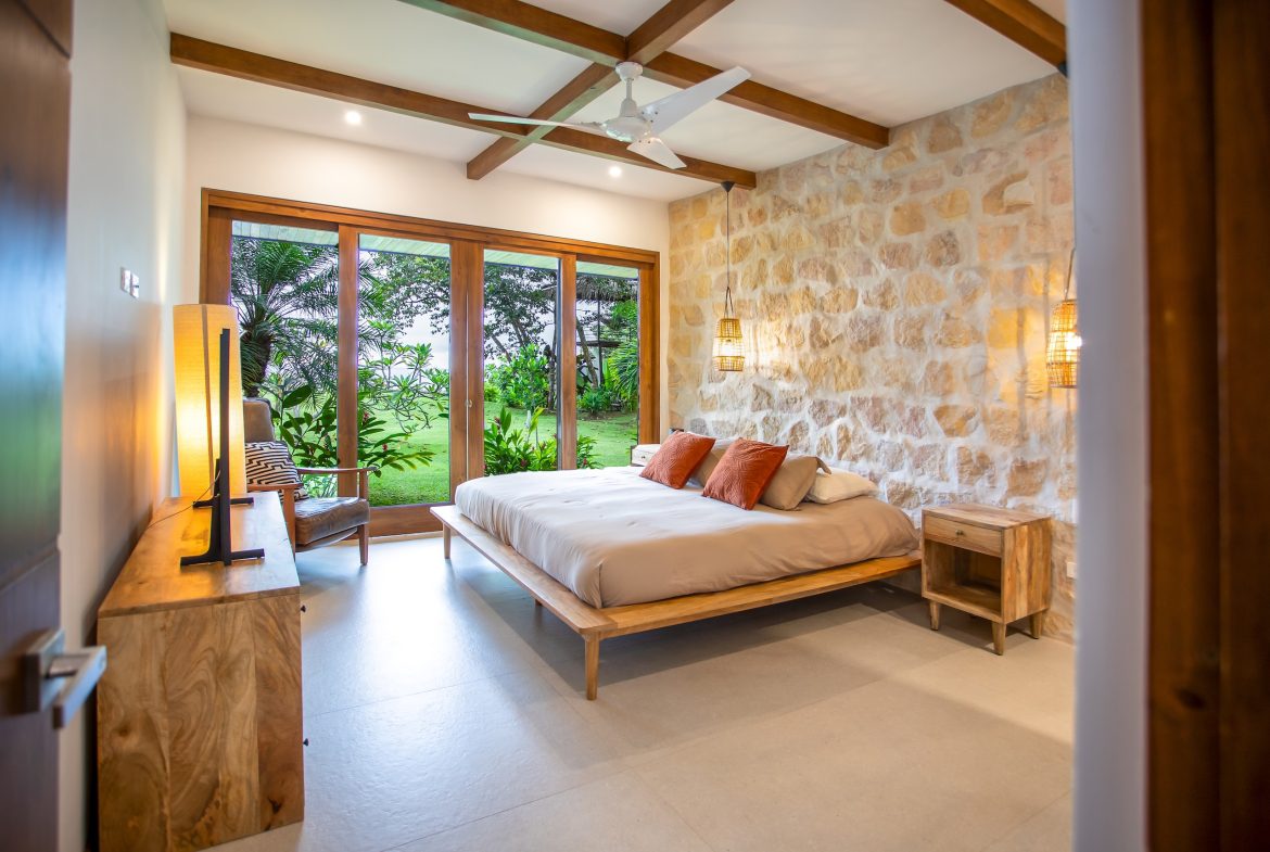 PROPERTY WITH THREE BEDROOM AND PANORAMIC VIEWS OF THE OCEAN, IN OJOCHAL – 0.54 ACRES