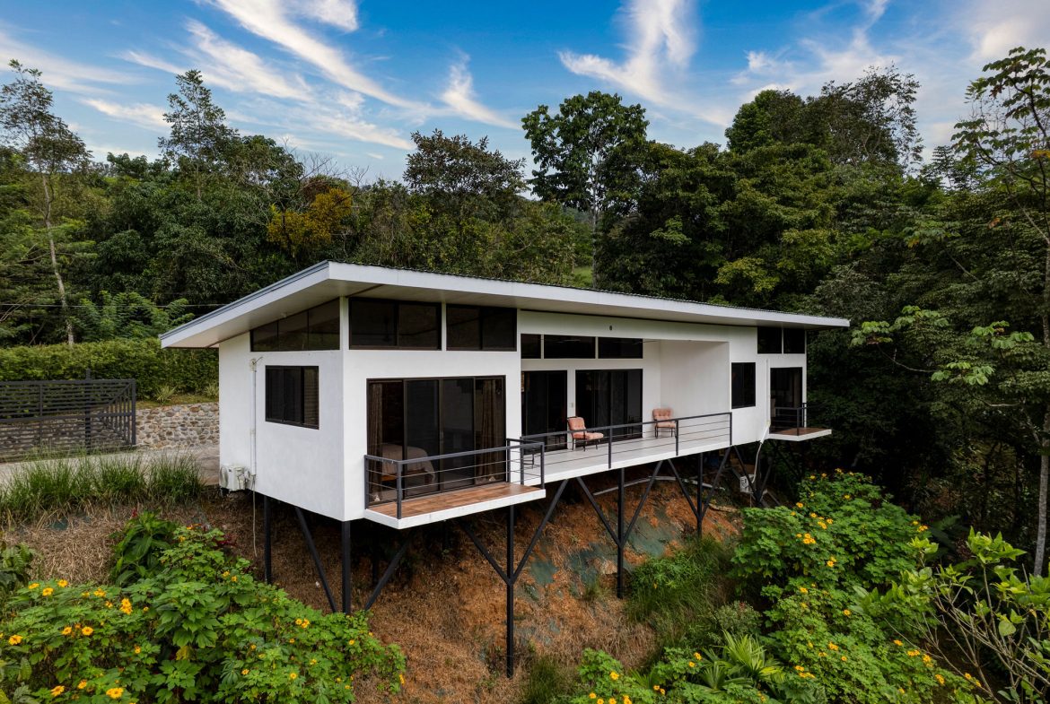 2 HOMES, MOUNTAIN VIEWS, EXTRA BUILDING SITES, FRUIT TREES, AND A CREEK, Uvita, Costa Rica — photo 2