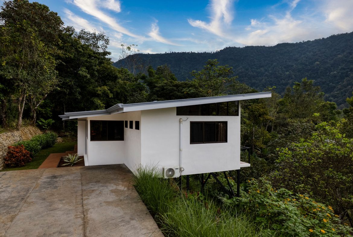 2 HOMES, MOUNTAIN VIEWS, EXTRA BUILDING SITES, FRUIT TREES, AND A CREEK, Uvita, Costa Rica — photo 3