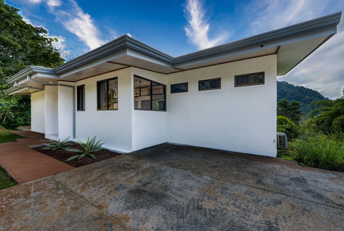 2 HOMES, MOUNTAIN VIEWS, EXTRA BUILDING SITES, FRUIT TREES, AND A CREEK, Uvita, Costa Rica — photo 4