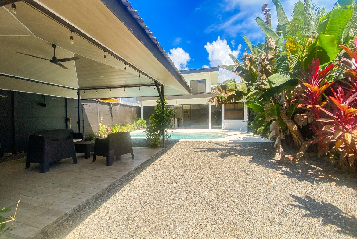 PROPERTY WITH THREE BEDROOMS AND POOL, IN UVITA – 0.07 ACRES