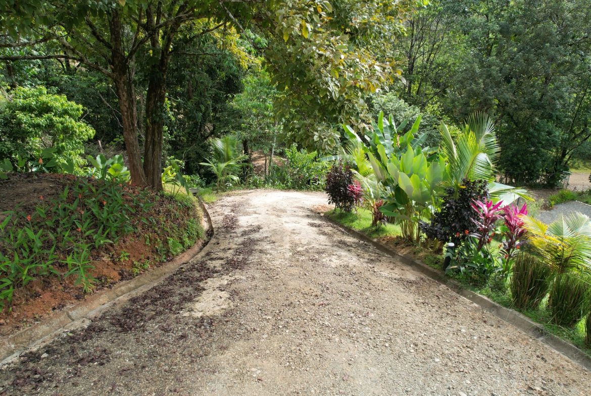 MOUNTAIN PROPERTY WITH TWO BEDROOM, IN TRES RIOS – 0.53 ACRES