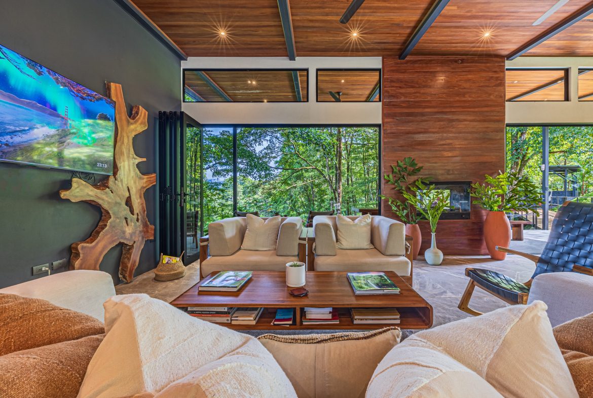VILLA SOMBRA PROPERTY WITH FIVE BEDROOMS AND FOREST VIEWS, IN LA ALFOMBRA – 2.5 ACRES, Uvita, Costa Rica — photo 3