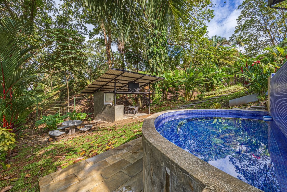 PROPERTY WITH THREE BEDROOM NEAR TO EVERYTHING, IN UVITA – 0.20 ACRES
