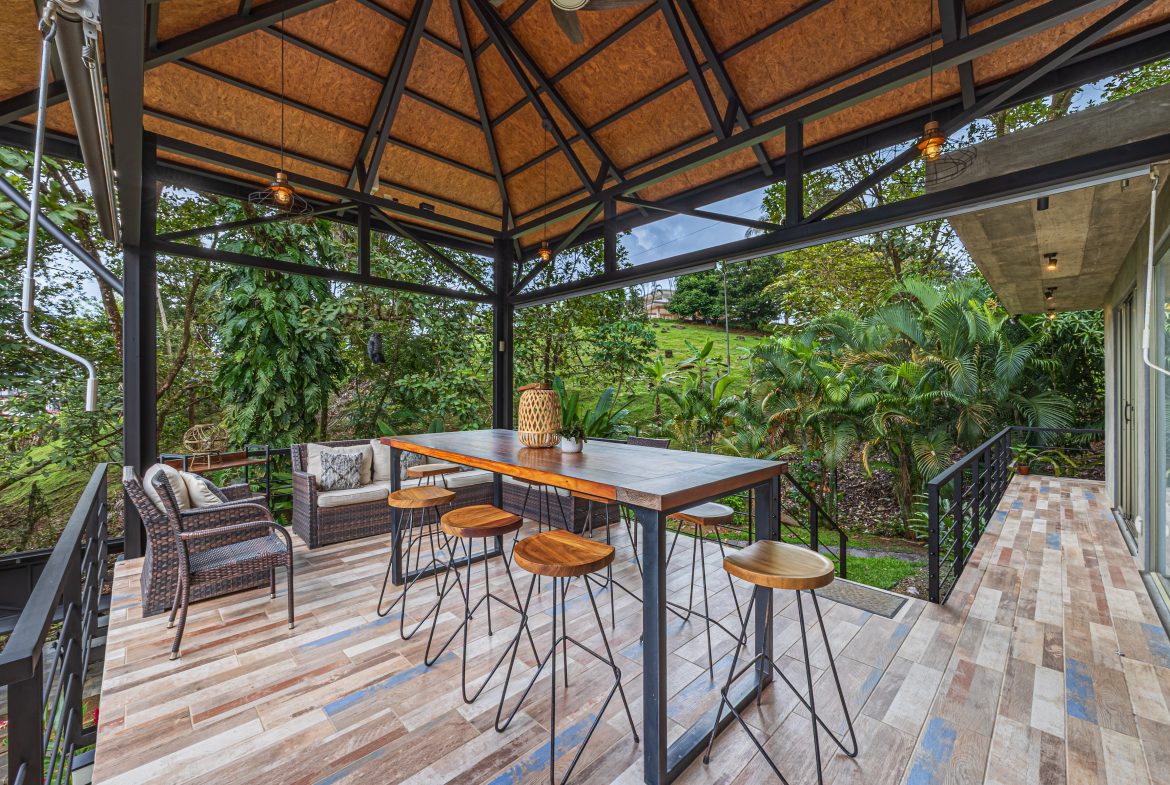 PROPERTY WITH THREE BEDROOM NEAR TO EVERYTHING, IN UVITA – 0.20 ACRES