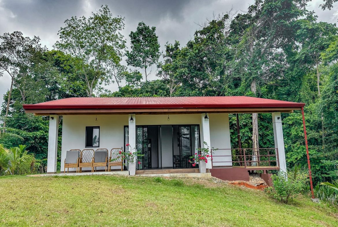 MOUNTAIN PROPERTY WITH A GUEST HOUSE WITH BEAUTIFUL VIEWS OF THE NATURE, IN BARU – 3.53 ACRES