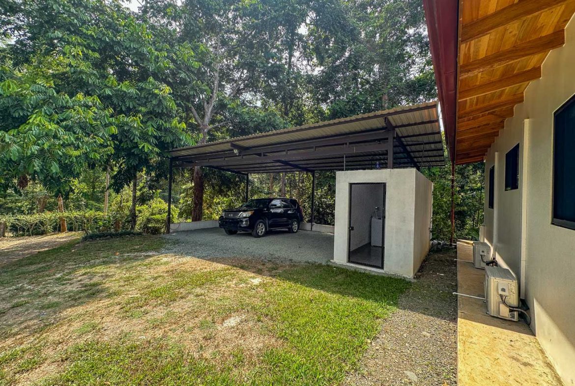 MOUNTAIN PROPERTY WITH A GUEST HOUSE WITH BEAUTIFUL VIEWS OF THE NATURE, IN BARU – 3.53 ACRES