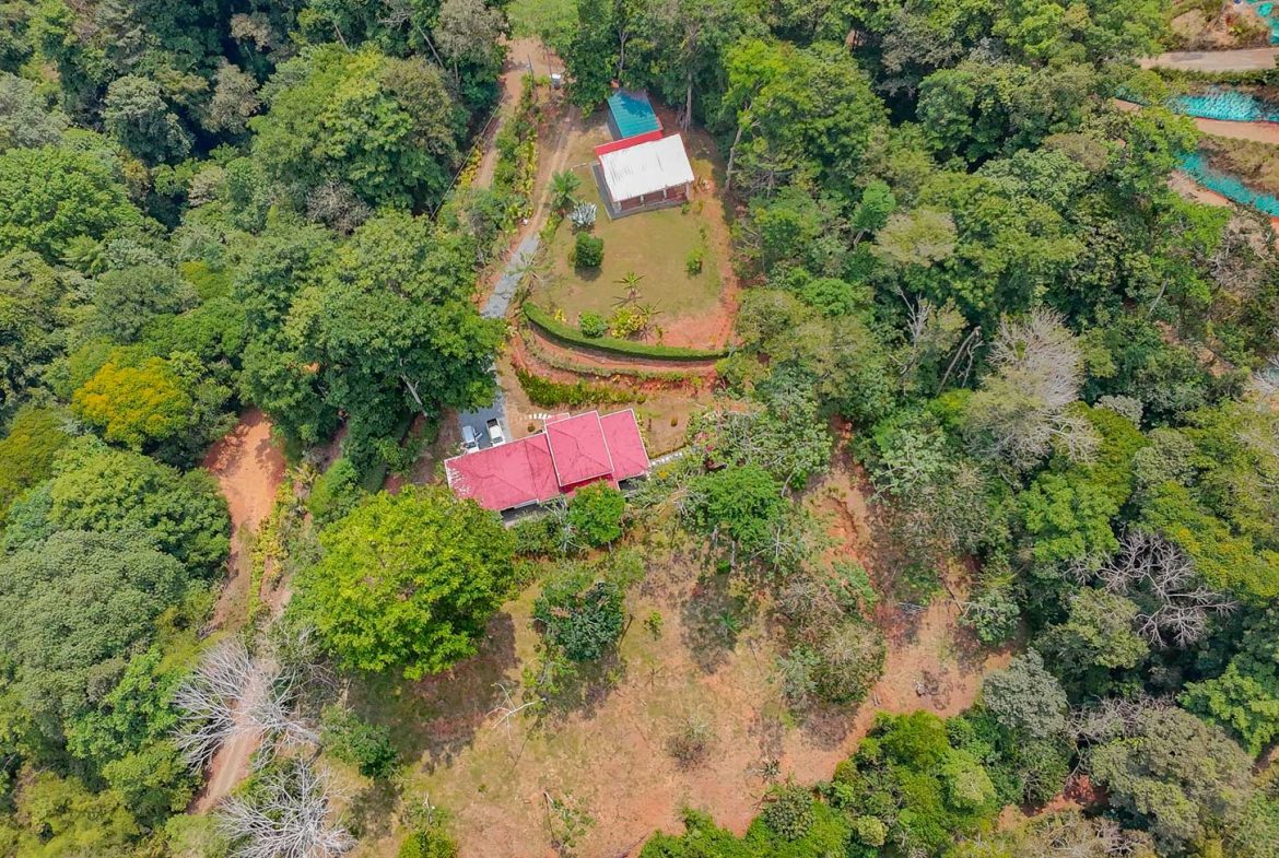 MOUNTAIN PROPERTY WITH A GUEST HOUSE WITH BEAUTIFUL VIEWS OF THE NATURE, IN BARU – 3.53 ACRES