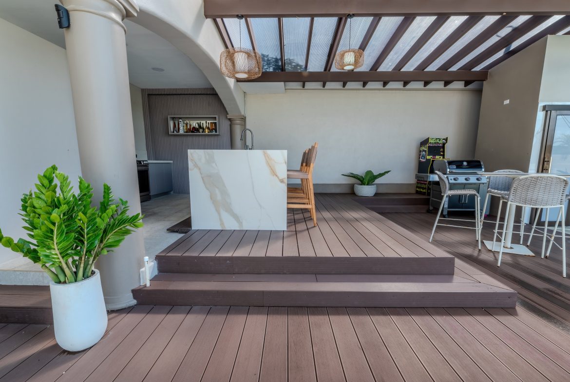 LUXURY PROPERTY WITH SIX BEDROOM, IN PALMARES PEREZ ZELEDON – 0.68 ACRES
