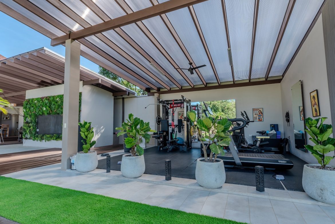 LUXURY PROPERTY WITH SIX BEDROOM, IN PALMARES PEREZ ZELEDON – 0.68 ACRES