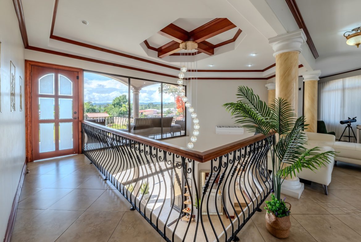 LUXURY PROPERTY WITH SIX BEDROOM, IN PALMARES PEREZ ZELEDON – 0.68 ACRES