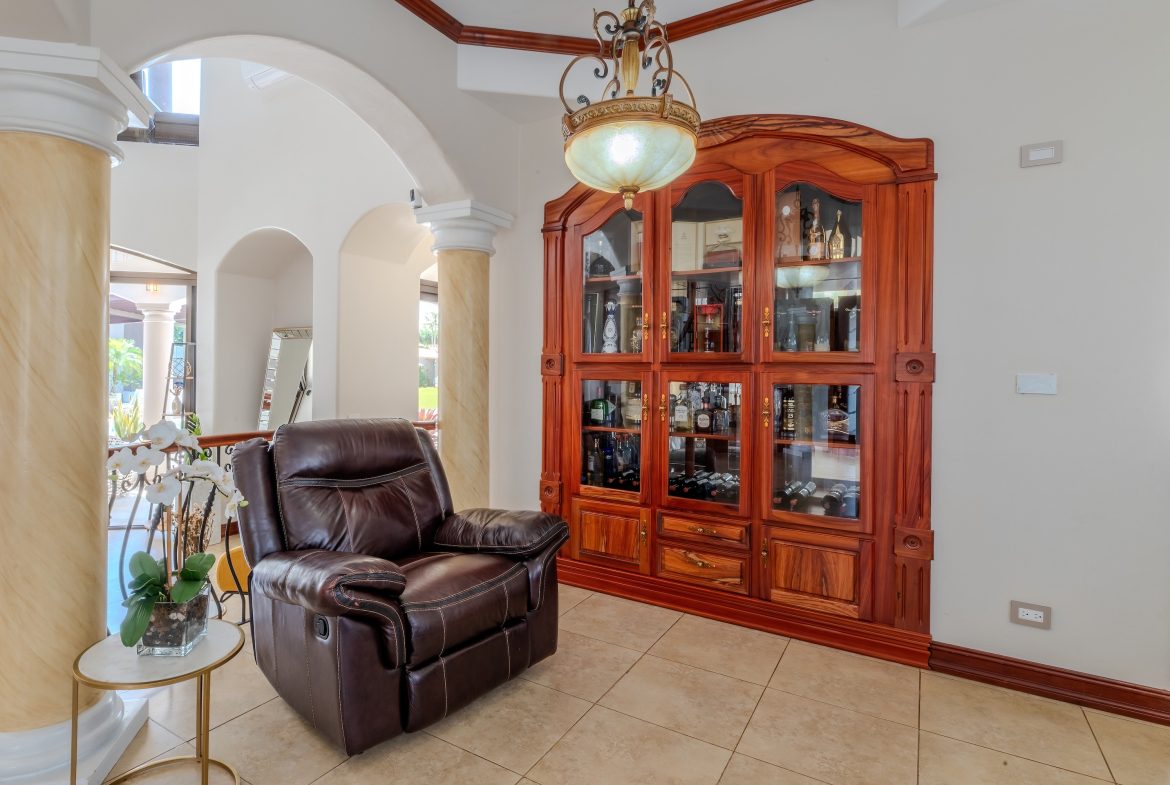 LUXURY PROPERTY WITH SIX BEDROOM, IN PALMARES PEREZ ZELEDON – 0.68 ACRES